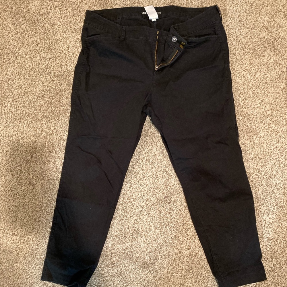 Black pixie cut old navy pants